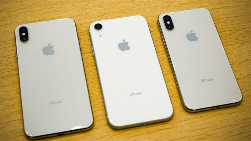 Tại sao nên mua iPhone XR xách tay thay vì iPhone XS Max?