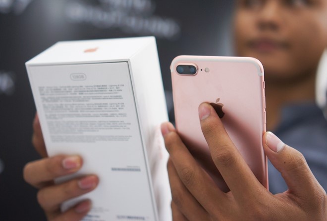 Có nên mua điện thoại iPhone xách tay thời điểm 2020 hay không?