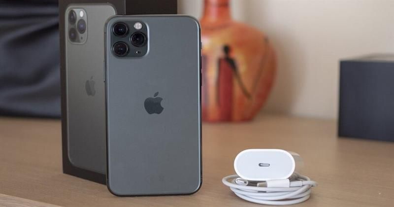 iPhone 14 tại Việt Nam có giá rẻ hơn hàng xách tay Singapore, Thái Lan